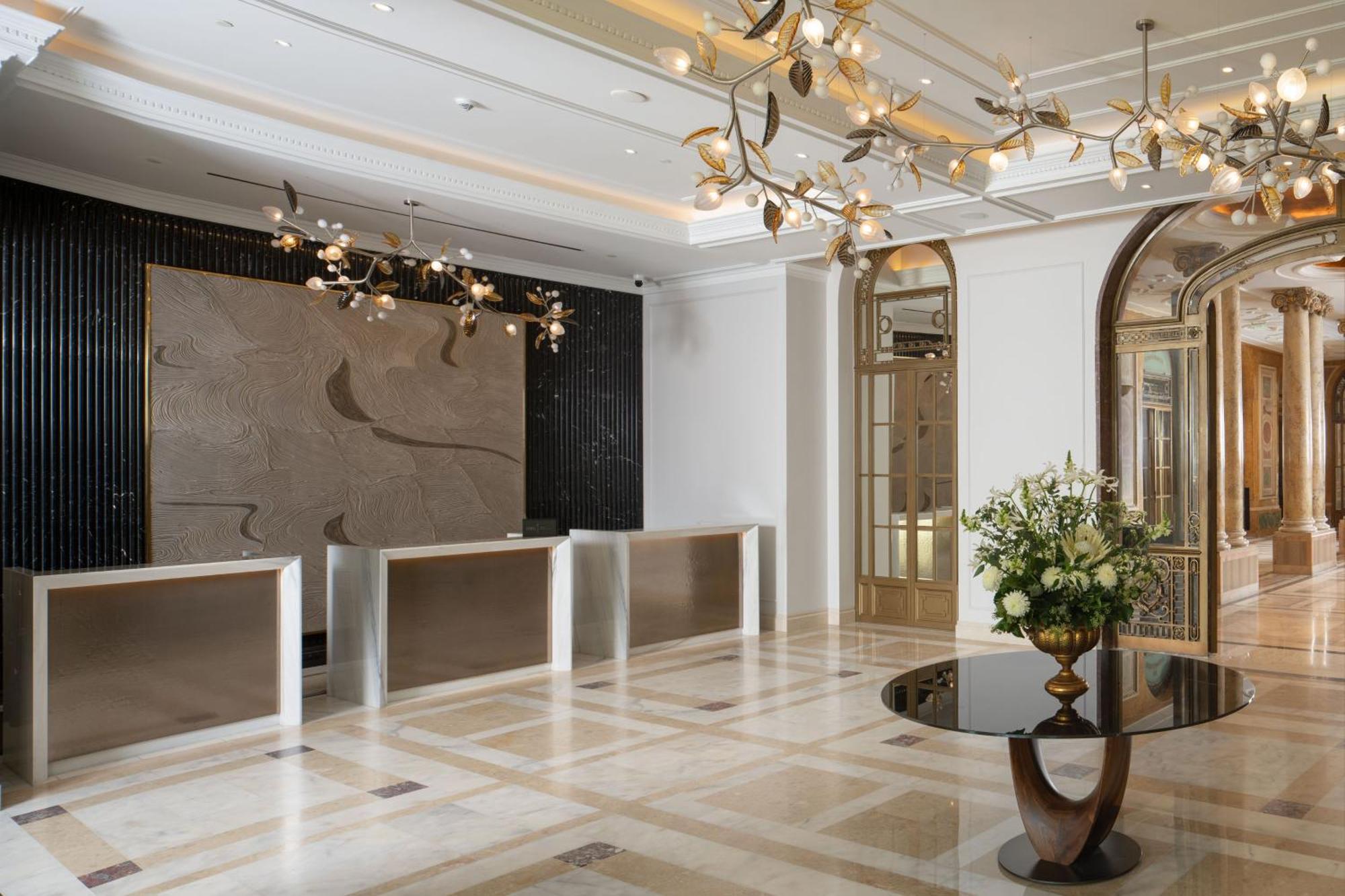 Intercontinental Athenee Palace Bucharest, An Ihg Hotel Exterior foto The lobby of the hotel